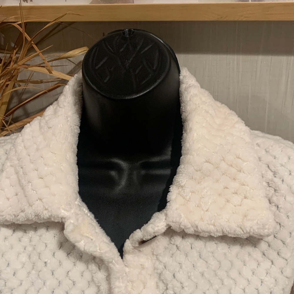 Women's Cream Textured Jacket - Picture 7 of 11